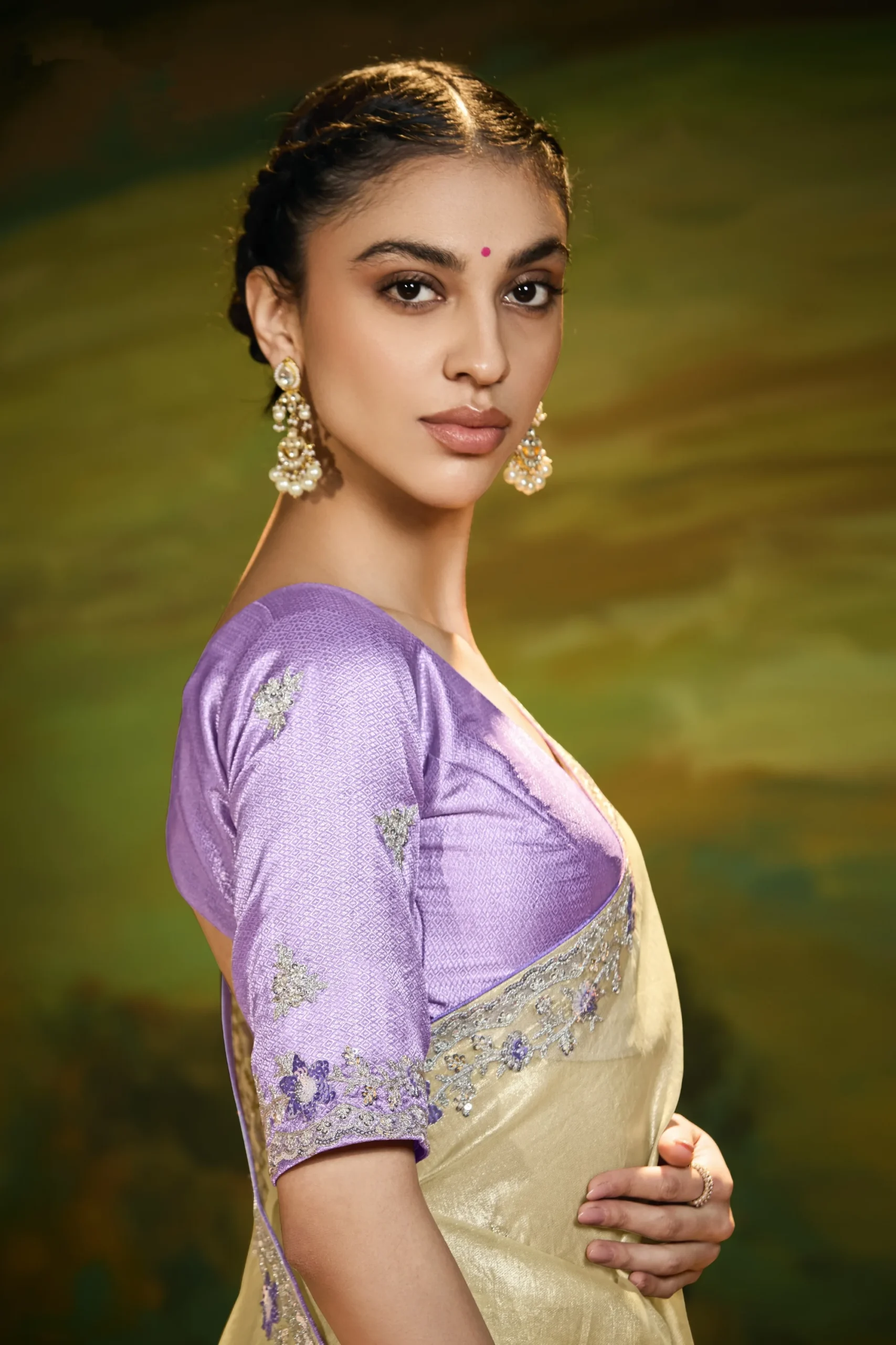 Ivory Embroidered Fancy Saree - Image 4